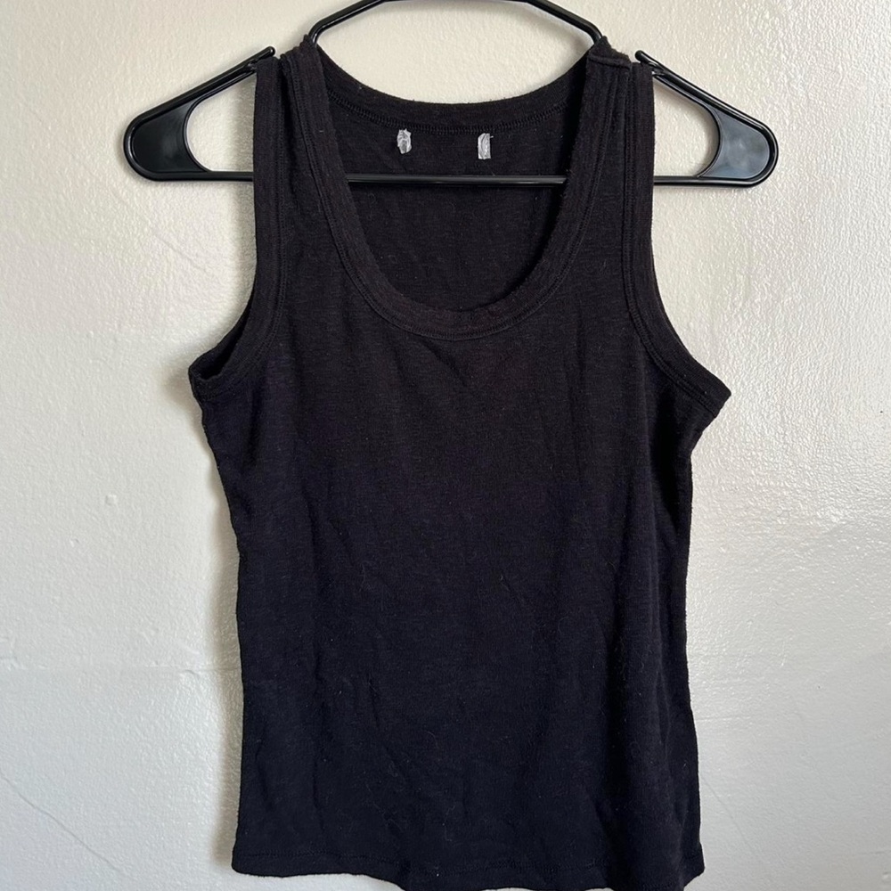 Black Sleeveless Women's Top